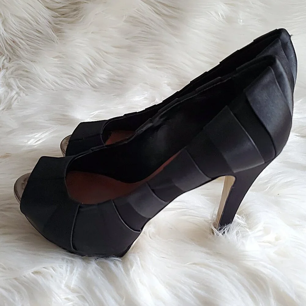 BCBGMAXAZRIA Black Satin Peep Toe Pumps SZ 8.5 - Picture 5 of 11